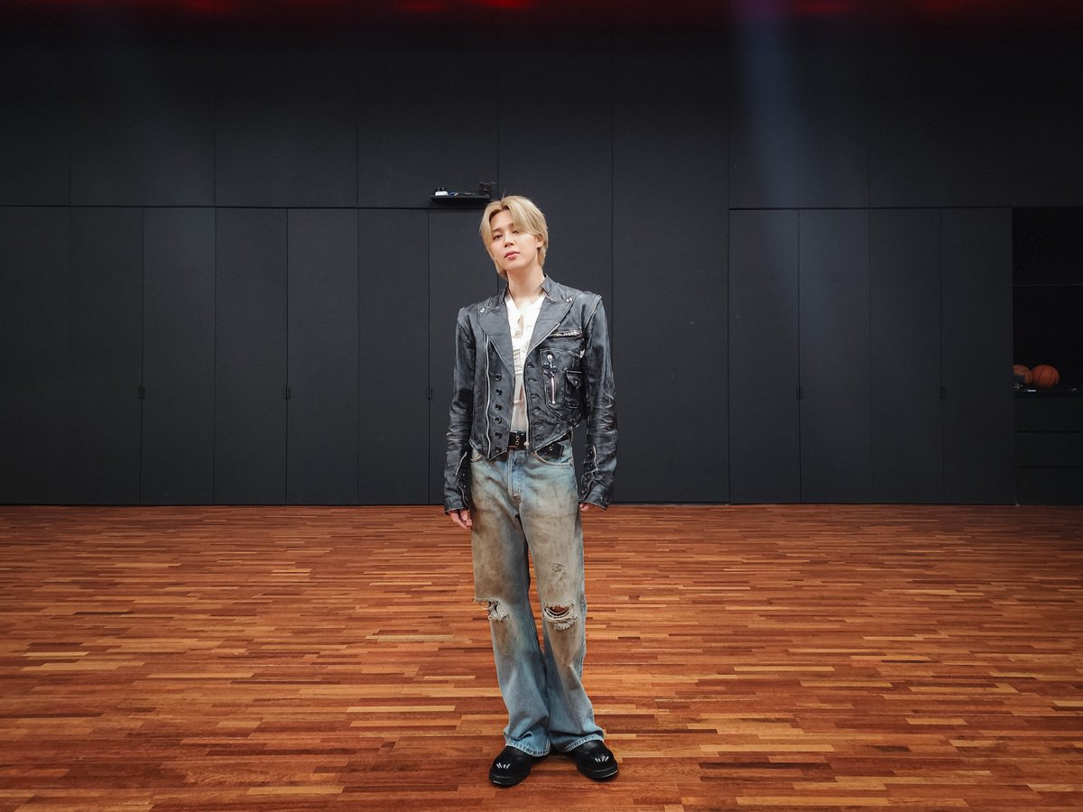 You are my MUSE, me and us.
I will become a better person, showing all my heart, just for you, and we will be able to go further. Right now, we're just 'resting'. Believe me, we will hold hands and walk together in the future.