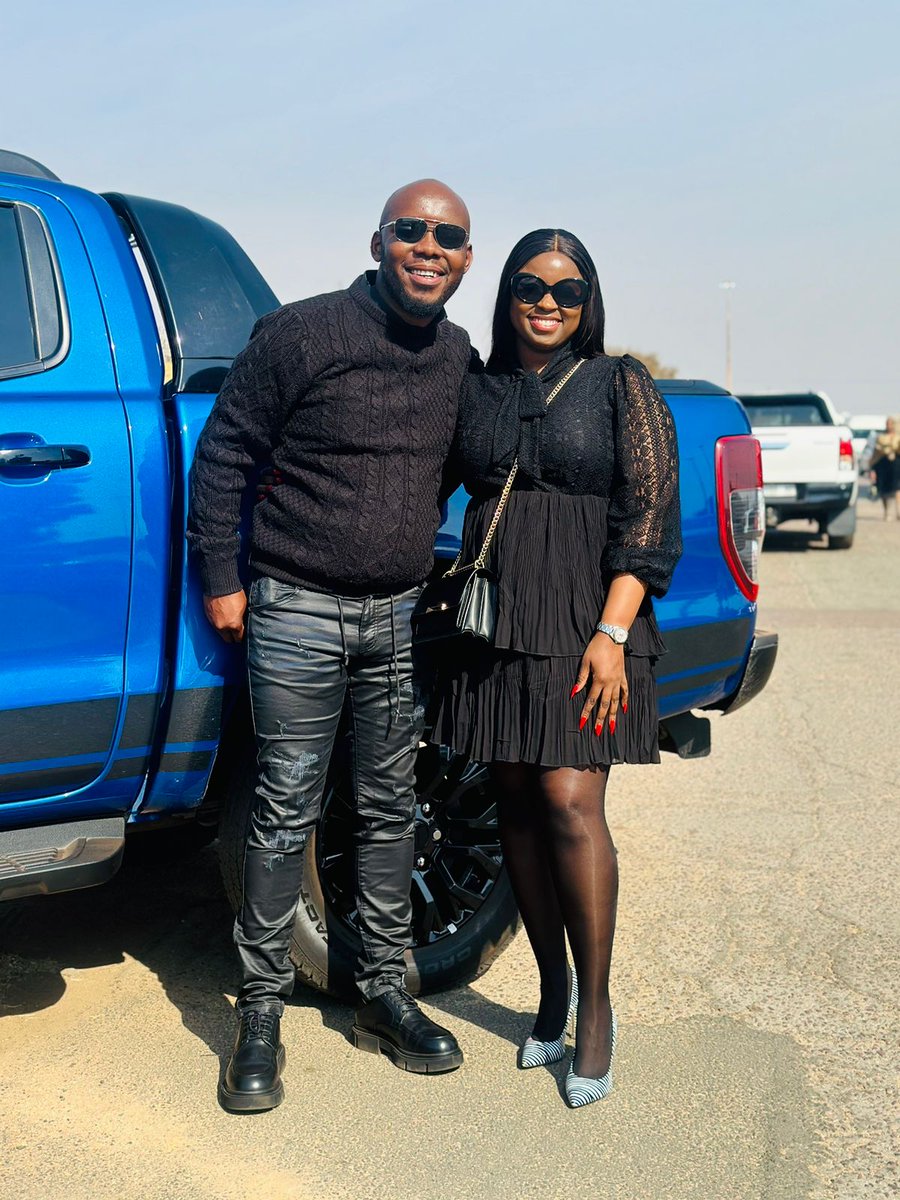 Mbudumar's tweet image. Bee... .. ❤️