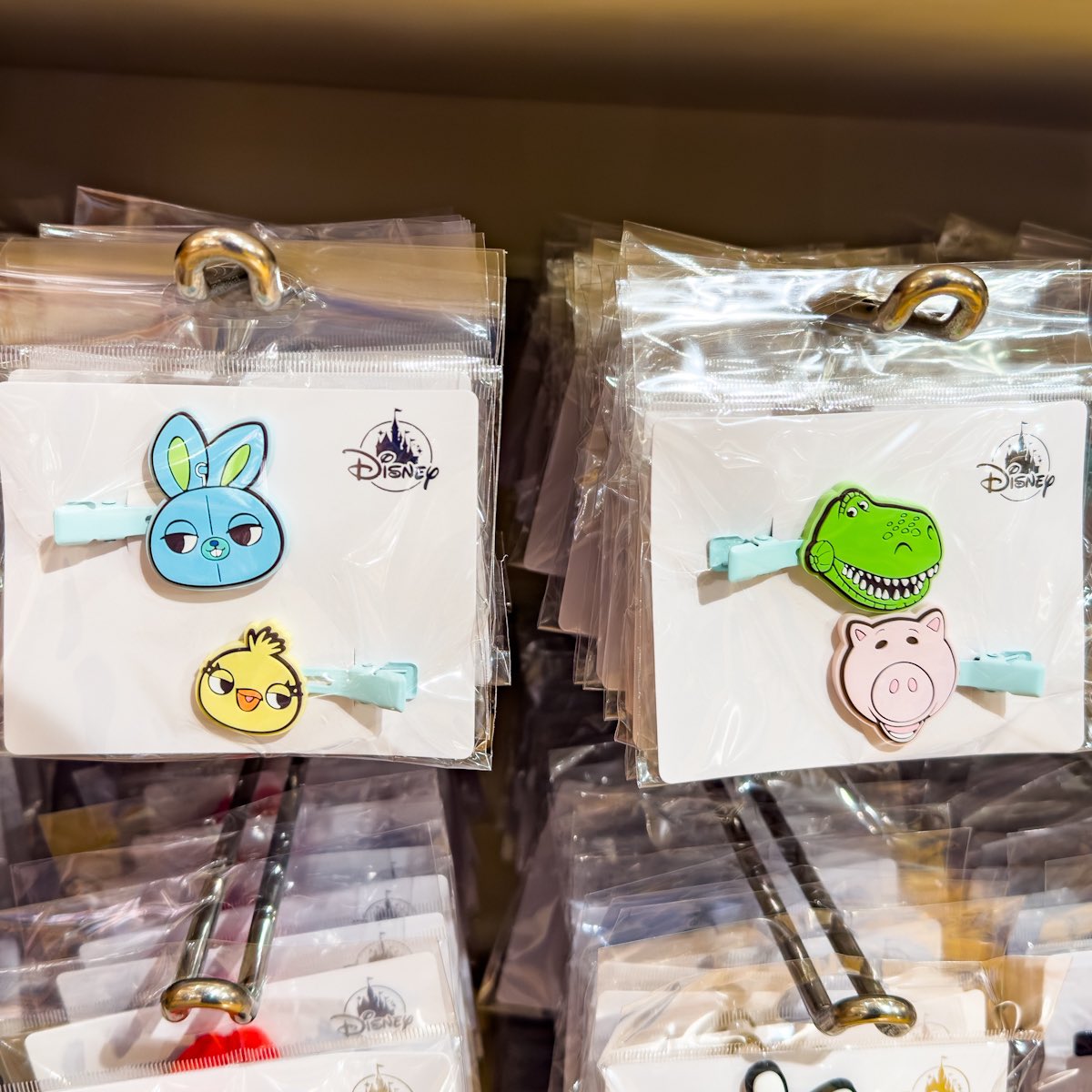 かわいいスターデザインも！
ディズニーストア（東京ディズニーリゾート店）
新作ヘアクリップ販売中☆