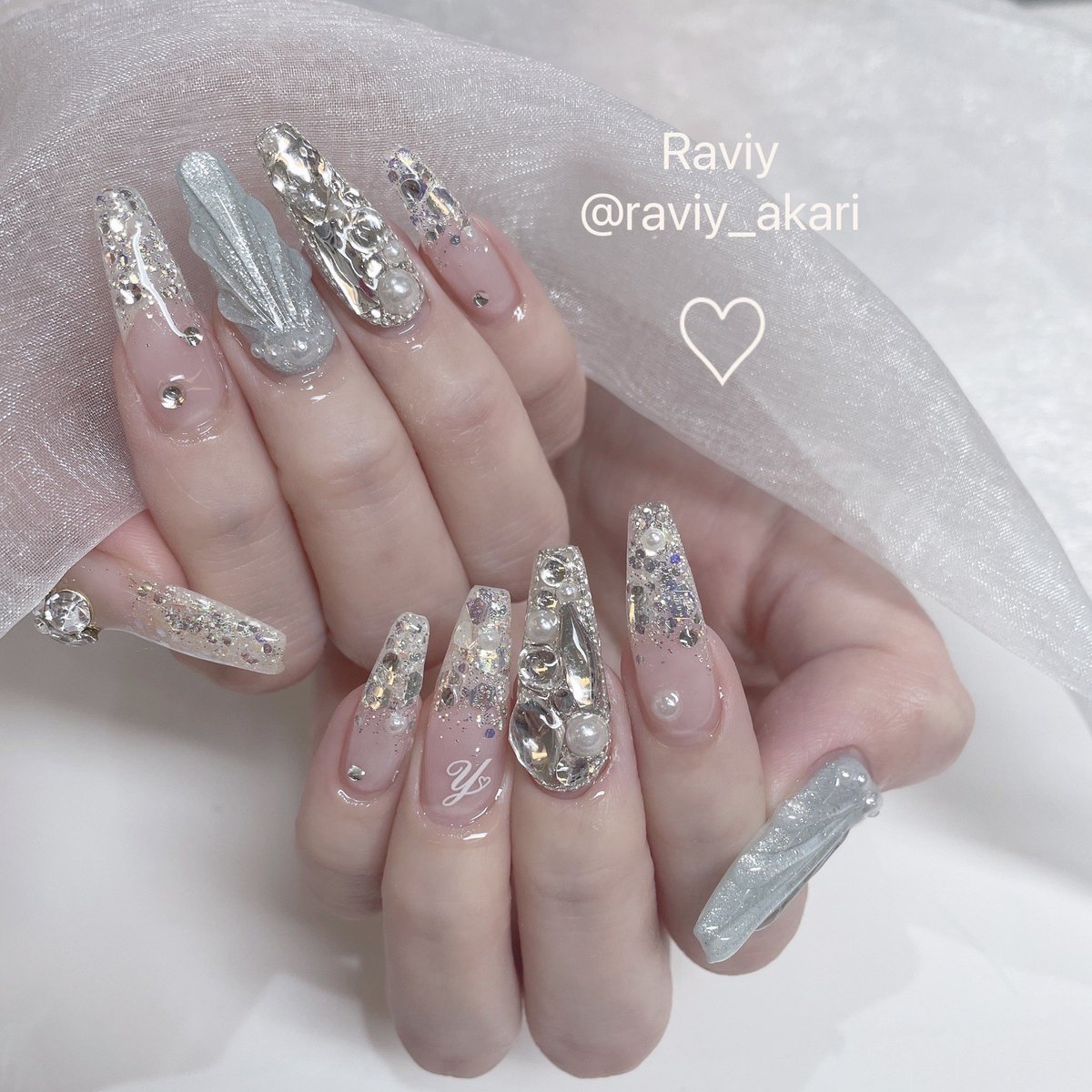 raviy_staff's tweet photo. 指先から夏感じてる🐚💕
Raviyの宝石ネイルが優勝🫶🫶 https://t.co/IH9MzaFCQ2