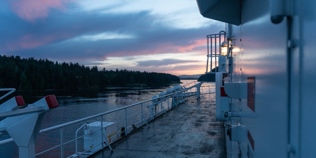 BCFerries's tweet photo. Goodnight to the West Coast and beyond! We are now docking for the night. We'll be back bright and early at 6:00 am tomorrow to answer all of your @BCFerries - related questions! π³οΈβ
For now, keep up to date with our #CurrentConditons via this link: https://t.co/rUKEhCZi2X ^cg https://t.co/zOi8ABnjzG