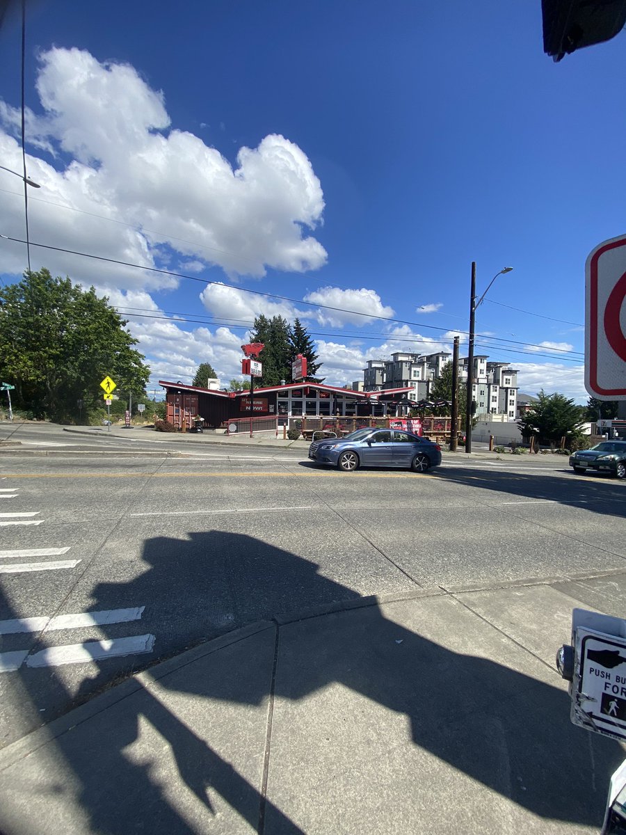 JenDowlingNews's tweet photo. @fox13seattle The team is staying positive, despite last Sunday's break-in.
"We love west Seattle, and we are still here, going strong," said Jeremy McLachlan, Director of Operations for Pecos Pit BBQ. #fox13 #seattle #pnw #pecospit #westseattle @fox13seattle @PecosPit https://t.co/RjIOjBAciL