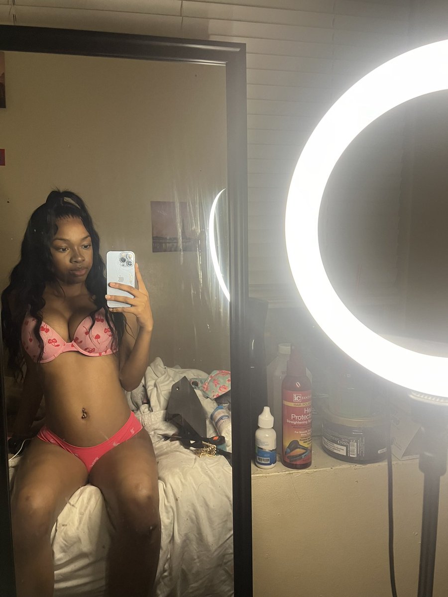 Lyric_chanel10's tweet image. onlyfans.com/lyricchanel
Follow me💋