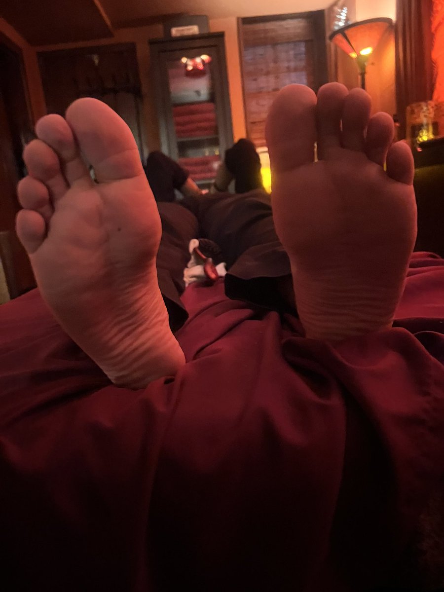 KyleSpence77710's tweet photo. Just a quick session…..lets just say it was 100% worth it (feet were tingling for so long even after) #ticklishfeet #tickling #tickle #ticklish #ticklingfeet #ticklefeet #ticklingmale #ticklishmale #ticklishmalefeet #str8feet #malefeet #tickletoy https://t.co/3v5HpAnvMA