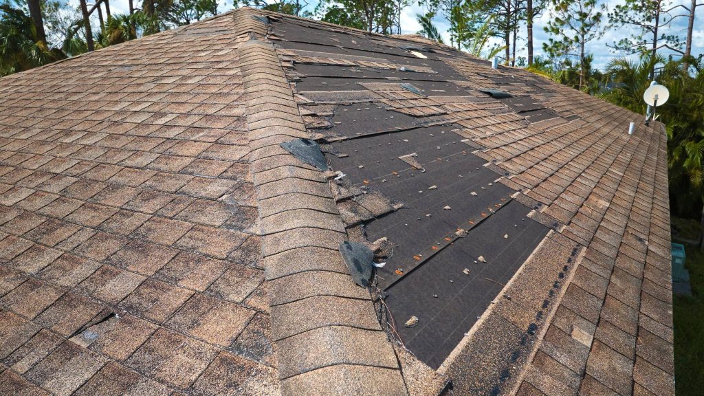 Navigating Homeowners Insurance for Roofing Repairs and Replacements: A Guide for Tennessee Homeowners shinglesmiths.com/navigating-hom… #nashvilleroofing #shinglesmiths