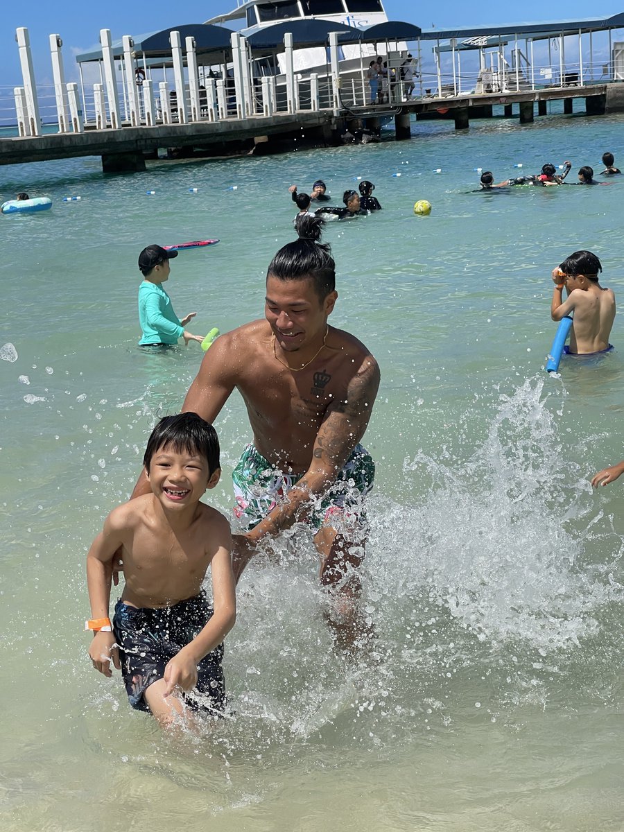 eastmanhawaii's tweet photo. この日は朝からビーチへ！たくさん遊んだ後は学校に戻って英語の授業。みんな毎日楽しそう😆 まだ8月はお席がある週もあります！お気軽にお問い合わせください。 #IIEHawaii #KidsandTeensSTEP #ハワイ留学 #サマースクール #サマースキャンプ https://t.co/bCNxCuyJSr