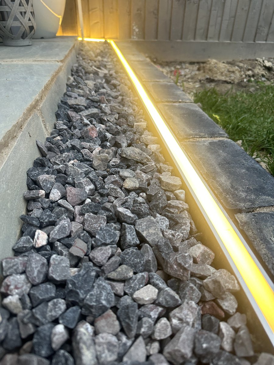 Used as a standalone border edge, pin down your edging for crisp definition or get creative.

Our customer Craig sent us in this photo of his recent project, combining two crisp runs of our border edging, with a LED strip to separate them.
eu1.hubs.ly/H0bp1hZ0