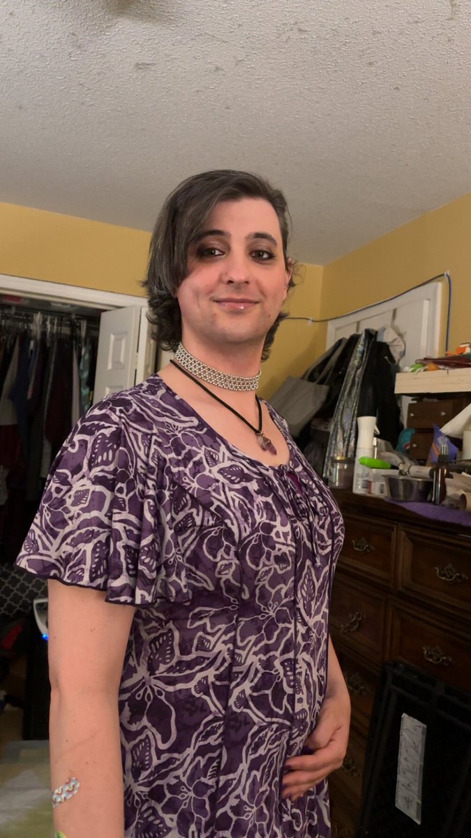 Chemical burns on my face and a horribly patchy shave, but I still wore a dress out for my first formal event and had a wonderful time 💜