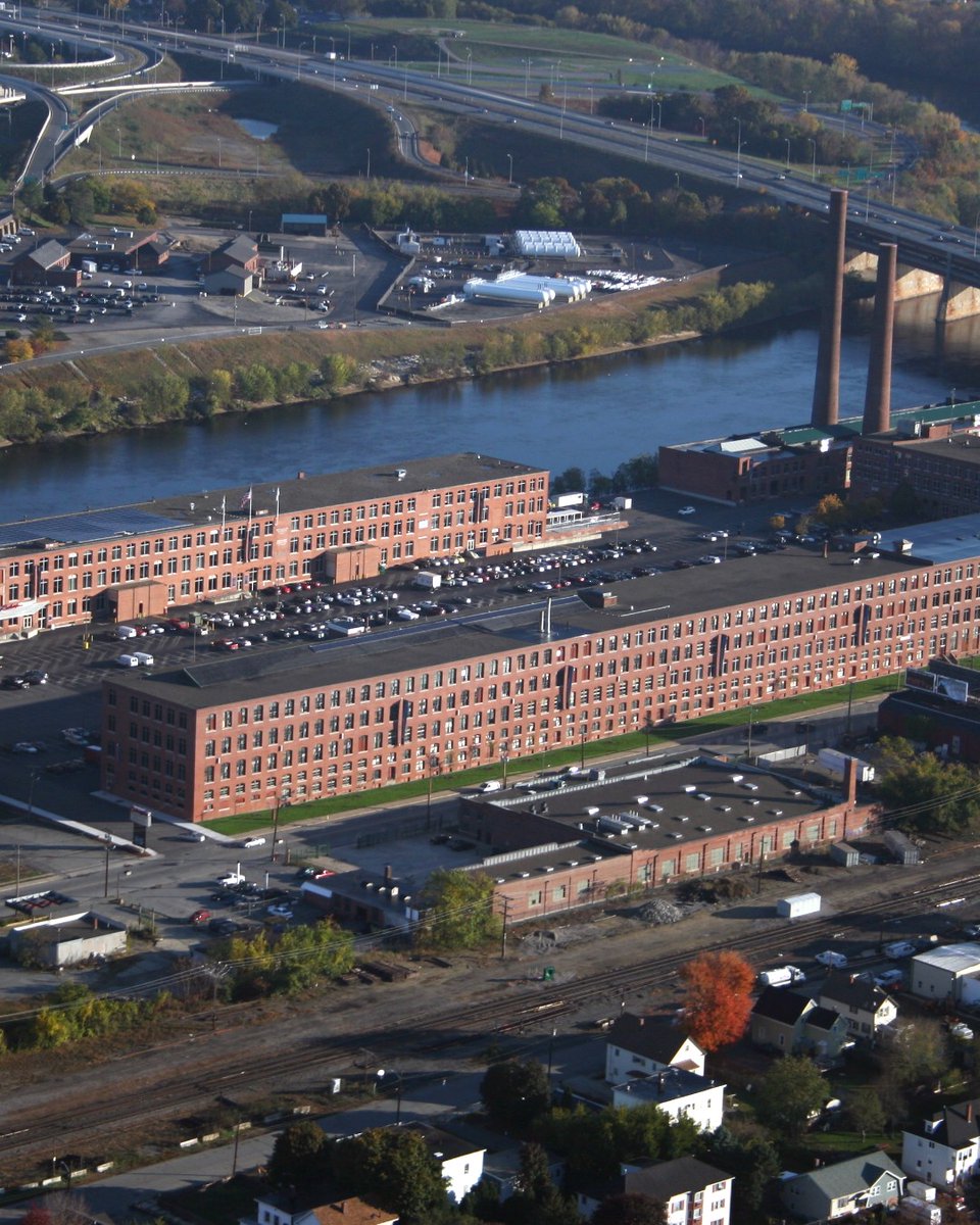 Throwing it back to 2007 at Riverwalk! From humble beginnings to a vibrant community, we're proud of our journey. Here's to many more years of growth and innovation! 🏙️✨