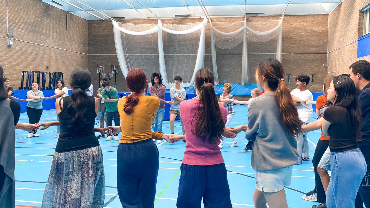Yesterday, our GCI Fellows and Teaching Assistants gathered for a ceilidh (the Gaelic word for gathering or party), led by renowned instructor Joyce Anderson. They had a blast learning several traditional Scottish dances! #2024Summit #StAndrews #ceilidh #Scotland #teambuilding
