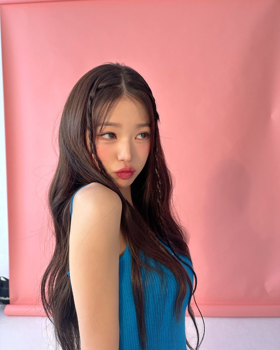 ivepics_'s tweet photo. wonyoung instagram update https://t.co/hhibEvQLhf