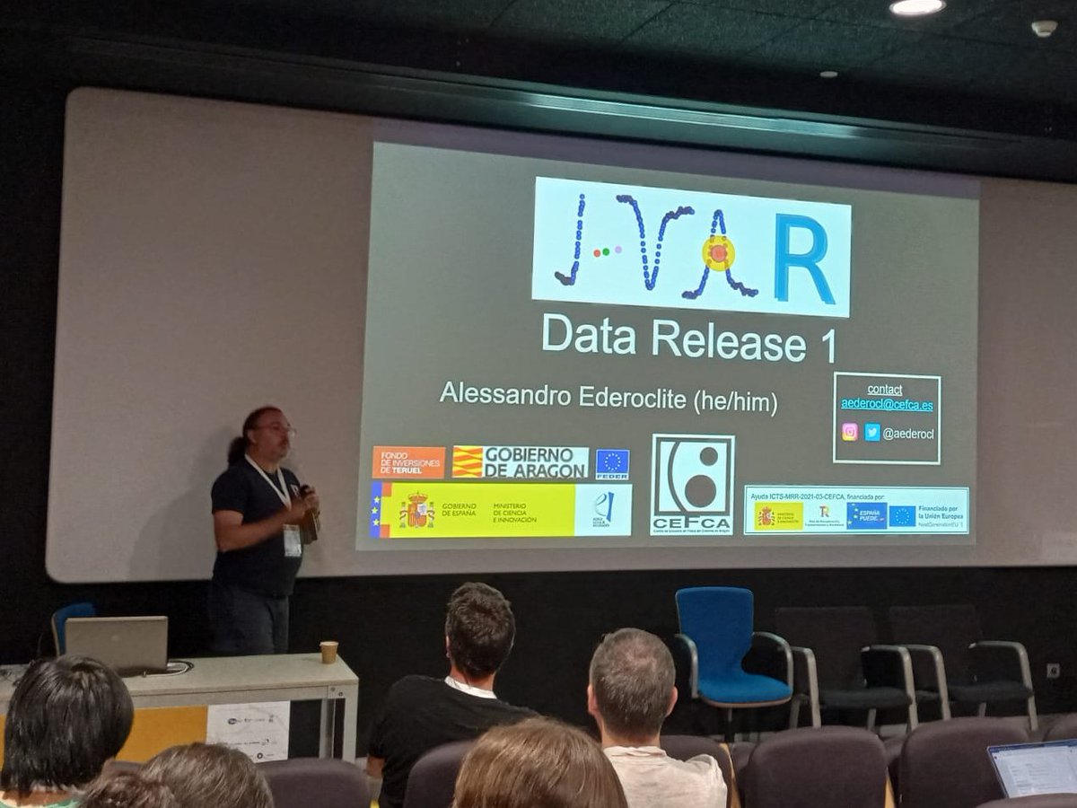 aederocl's tweet image. In case you wander what I was up to last week

#RCSEA2024 
#CoolScience 
#JVAR
#OAJ

📸 of my talk from my friend Raúl Infante
group 📸 from @SEA_astronomia