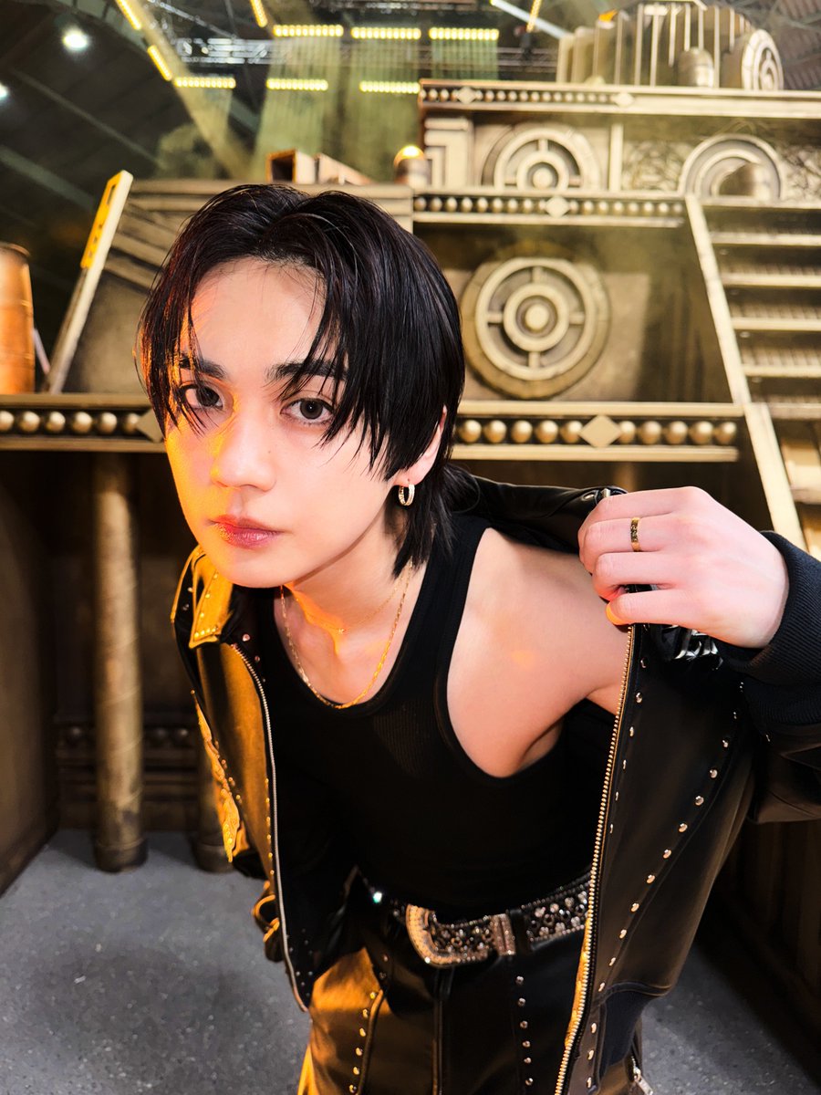 therampagefext's tweet photo. ⚡️2024.07.24 Release⚡️
𝟐𝟒𝐤𝐚𝐫𝐚𝐭𝐬 𝐆𝐎𝐋𝐃 𝐆𝐄𝐍𝐄𝐒𝐈𝐒

Message from #吉野北人

＜コメント＞
EXILEさんから歌われてきた''24karats''シリーズを単独で継承という事で、とても気合がこもった一曲になっています！
僕ら色の世界観でラップが入ってきたりダンスパートがあったりと見せ場が盛りだくさんです！
是非沢山聴いてください！

🎧https://t.co/je9Jz0UDai
🎥https://t.co/STeZK37U0A

#THERAMPAGE #24karats