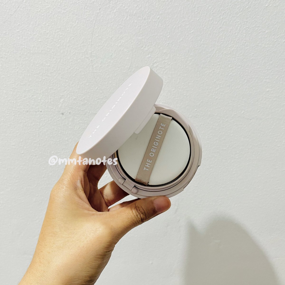 mmtanotes's tweet photo. Cushion

Mencoba cushion merk lain. Surprisingly ini enak bangetttt, 1 tap buat semuka. Shadenya cocokk bgt di aku. Coba seharian pake, oksidasinya dikit di muka aku. Hasilnya matte velvet gitu.

Bakal dipake sehari hari sih ini😻🙌✨

🛒 https://t.co/MKcH8sCP6o https://t.co/XVvyqjDv64