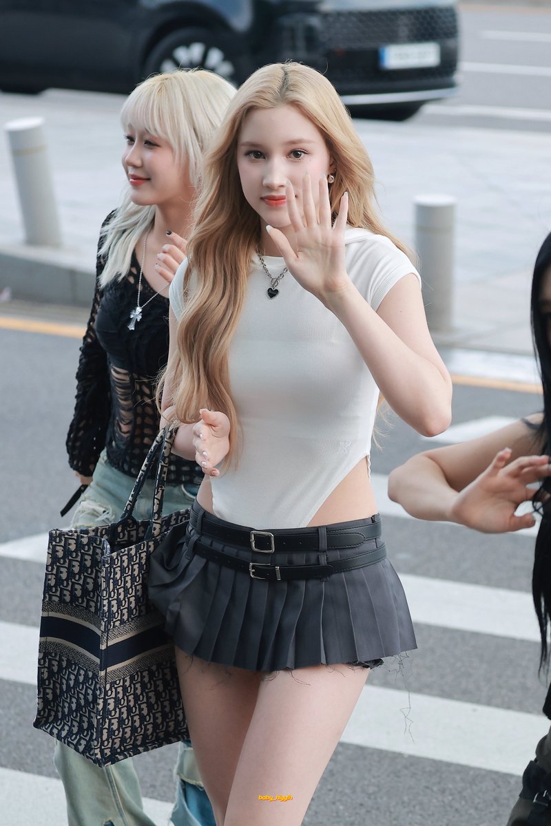baby_hiyyih0727's tweet photo. 240725

#HUENING_BAHIYYIH #휴닝바히에 #케플러 #KEP1ER https://t.co/E1LJr2IKx3