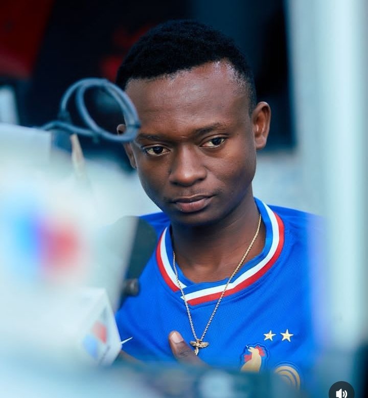 Weka handle yako tukufollow leo, like rwtweet hakikisha unafollow back