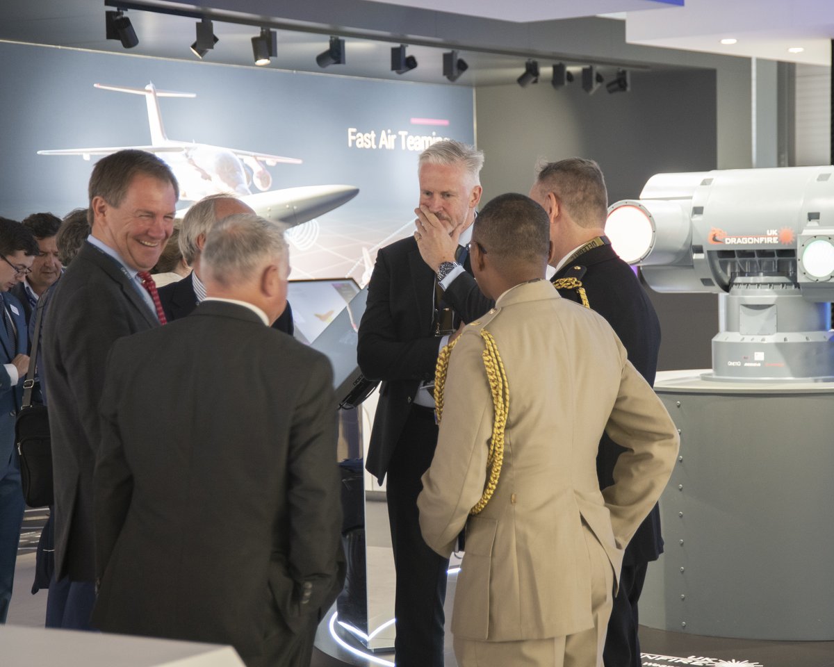 QinetiQ's tweet image. We’re having a busy week at @FIAFarnborough!📸
Our Group CEO @stevewadeyQQ and wider team have met with industry partners, investors, international delegations and @keir_starmer @DanJarvisMBE discussing how we can help government stay ahead of the threat.
#FIAS #Defence