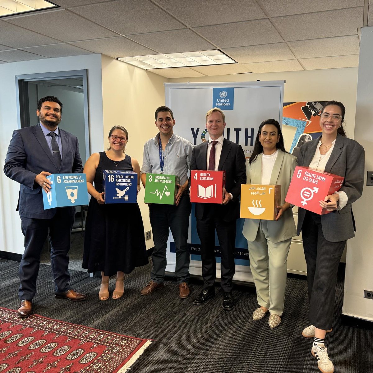 The AFS team was so excited to meet with the <a href="/UNYouthAffairs/">UN Youth Office</a> team, including <a href="/felipepaullier/">Felipe Paullier</a> , first ever Assistant Secretary-General for Youth Affairs. Thank you for promoting the meaningful, inclusive and effective engagement of youth in world affairs!

#Youth2030 #YouthLead