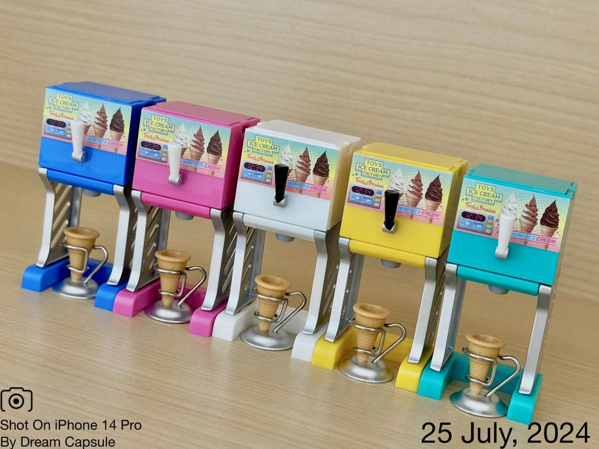 dreamcapsuleCEO's tweet photo. 🌟新入荷ガチャ商品プレゼントCP🌟

ミックスソフトが作れる🍦
「本当に作れる⁉︎食べられる⁉︎ソフトクリームメーカーマスコット」

フォロー&amp;RP(RT)していただいた方の中から抽選で2名様に全5種セットをプレゼント🎁
ドリカプへの入荷日とキャンペーン詳細は↓

#ドリームカプセル #ガチャ専門店 https://t.co/UaXtppkZeX