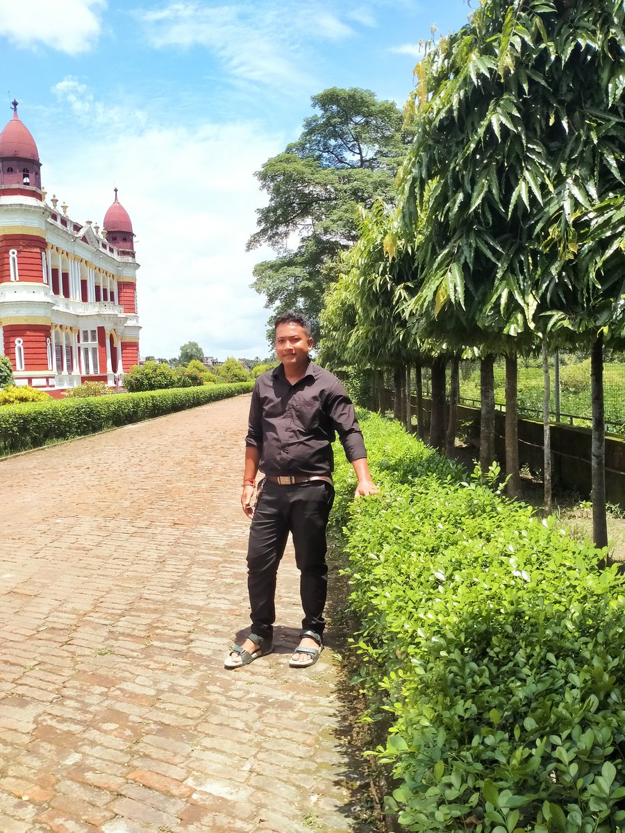 Dipankarroy2015's tweet photo. #Coochbehar_Rajbari 😎 https://t.co/p3dLePz19N