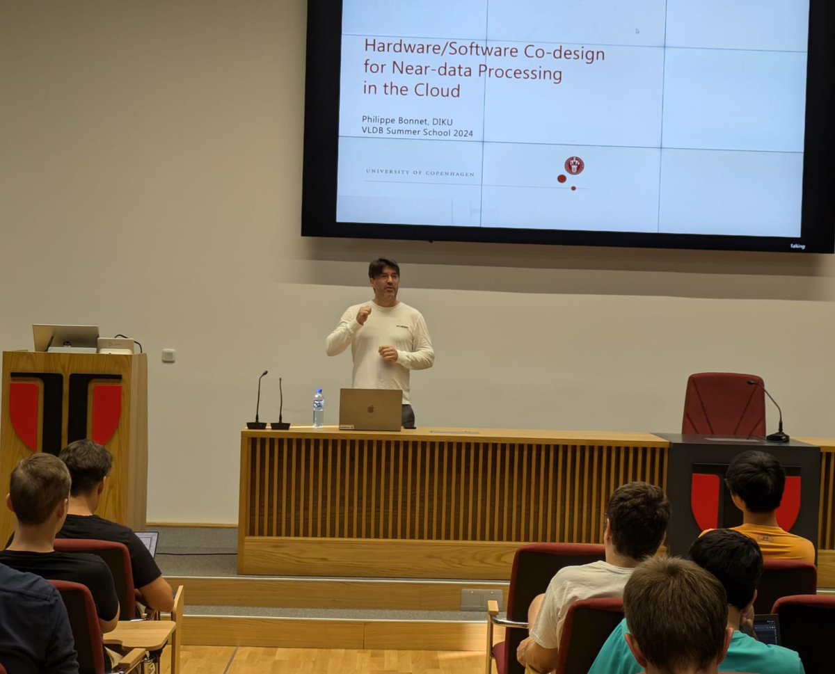 vldb_ssc's tweet image. Philippe Bonnet starts the day with an insightful talk on Hardware/Software Co-Design for Near-Data Processing in the Cloud