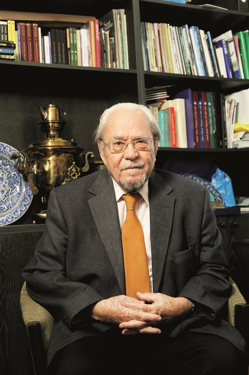 Tarihçilerin Kutbu Halil İnalcık Hoca'mızı, vefat yıl dönümünde saygı, sevgi ve özlemle yâd ediyoruz.

''Hey, bu fânûs-u safâ bir gün söner, cânlar geçer...''