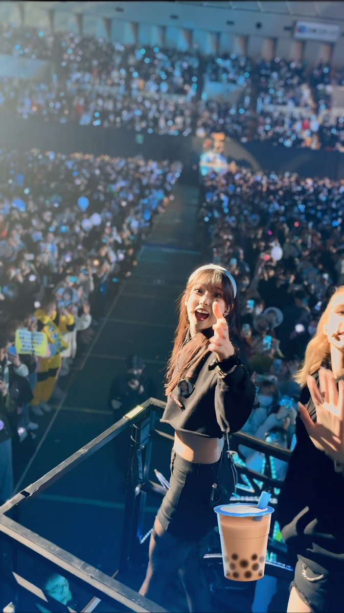 yujin_utokki_u's tweet photo. いつ見返しても心癒される🐰💕

客降りは近い距離だったり魅力があるけど
トロッコは沢山のkep1ianが映るから見返した時に
こんなに沢山のファンに応援されてるグループなんだなってより強く思える
#kep1er #유토끼_당근보관함 https://t.co/zoaDnxkxk5