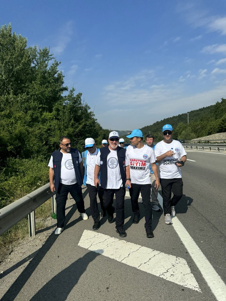 HBTONBUL's tweet photo. Bolu-Ankara yürüyüşümüzün 2. Gününe başladık. 

Haklı taleplerimiz için “Meydanlardan Yollara”
diyerek devam ediyoruz. 

@yusufyazgan37 
@Kenan__Caliskan https://t.co/fkN2a56uN9