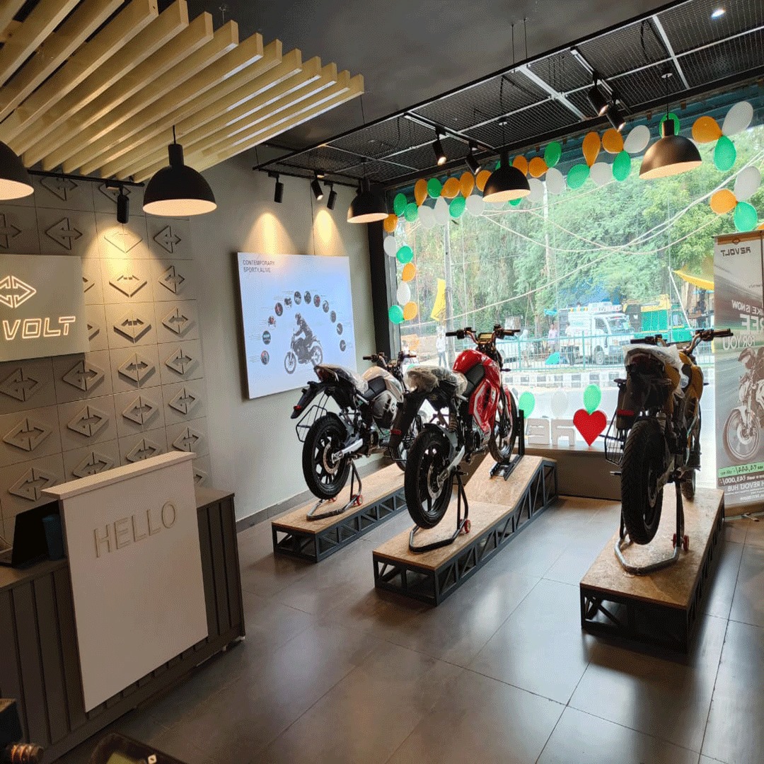 RevoltMotorsIN's tweet photo. Gear up for an electrifying experience! The Revolt Hub in Nazafgarh is now open. Visit us to explore, test ride, and own the future of mobility.
#RevoltHub #Nazafgarh #electric #ev #ridetherevolution #ElectricMotorcycles #TestRide https://t.co/HGIkeGpPcX