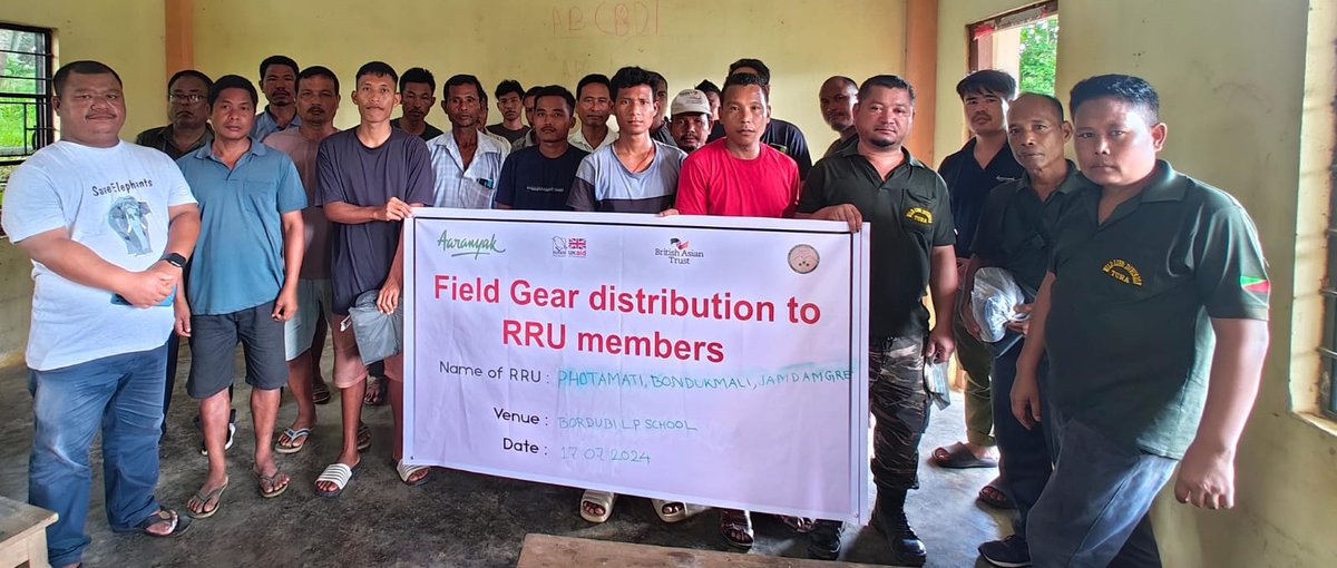 aaranyak's tweet photo. An outreach event was conducted for #RapidResponseUnit (RRU) groups of several villages in #WestGaroHills of #Meghalaya, which monitor elephant movements in the vicinity of their villages. Field gear were presented to RRUs formed by Aaranyak and @britishasiantst. @UKBCFs https://t.co/gx2JCpD2ZB