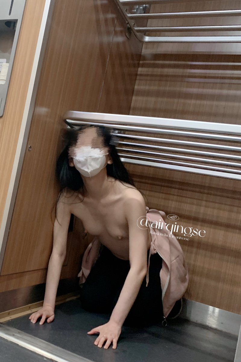 福利姬天青色分享的黄推图片3 - 网红私拍内容