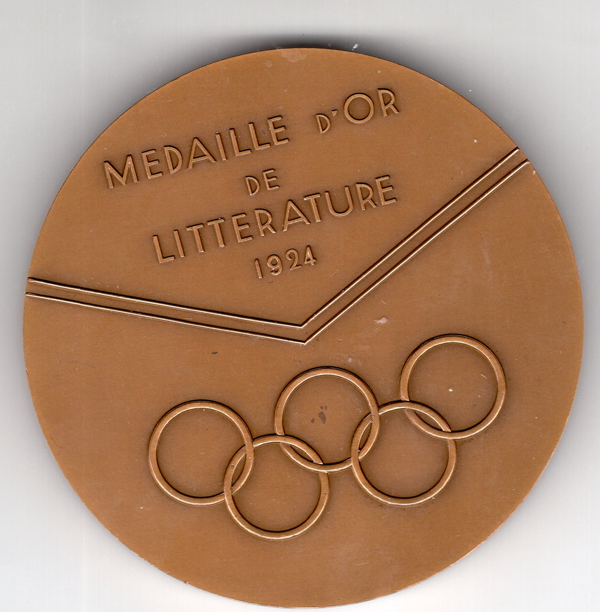 Ecrirelesport's tweet photo. 🥇Pour #Paris2024 , nous vous proposons "Les Jeux en poésie".  Comme Géo-Charles en 1924, nous avons sollicité 30 poètes pour écrire des "comptes rendus poétiques" des épreuves qu'ils vont suivre ! 
Pour les recevoir, il vous suffit d'aimer ce message. 
👉https://t.co/knyl9mbi5c https://t.co/8t65wdsSsH