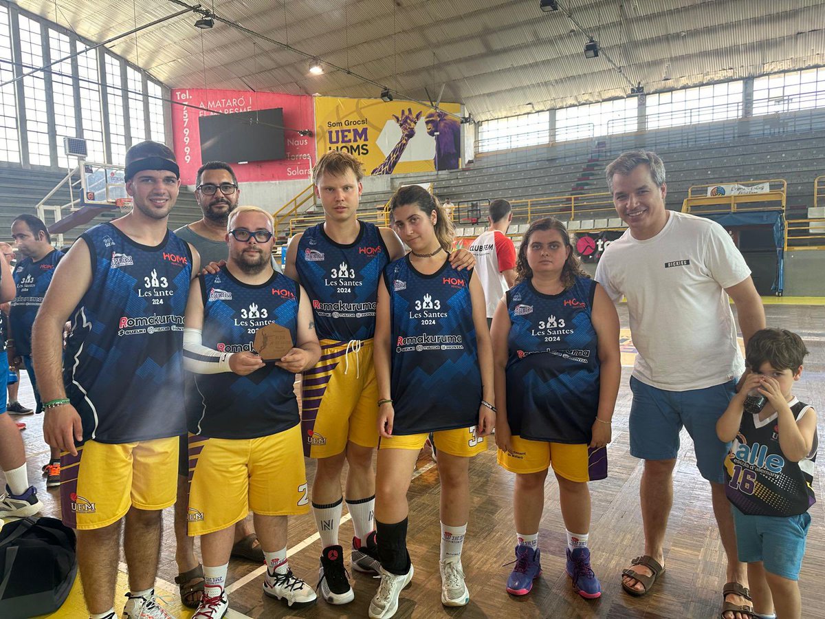 Club FEM tweet media