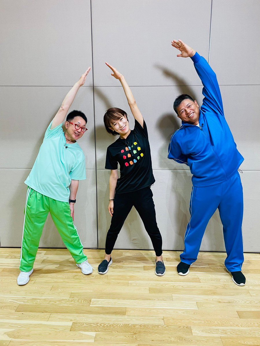 ytv_juutto's tweet photo. 《#ラジオ体操 の魅力再発見！💪》
 
#森ちゃん #森たけし が
#藪恵壹 さんと本気でやれば
究極の全身運動になるという
「ラジオ体操」を真剣に学びます！
 
ラジオ体操インストラクター
#ラジねえ。 のレッスンに
目からウロコ⁉︎
 
#すまたん #zip あす6:45頃〜 
金曜 #ウェルネス の森
お楽しみに〜✨