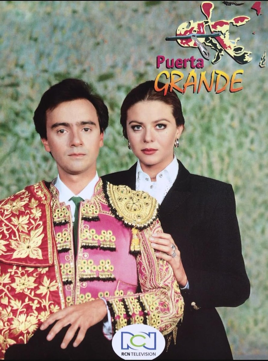 Hoy jueves de #tbt queremos recordar que en el año de 1993 <a href="/CanalRCN/">Canal RCN</a> realizó la novela #puertagrande en honor al maestro #CesarRimvon <a href="/VentasSanto/">LAS VENTAS DEL ESPIRITU SANTO</a>

Protagonizada por dos grandes de la actuación colombiana <a href="/Margaritarosadf/">Margarita Rosa</a> y <a href="/juliococcaro/">juliococcaro</a> 

#SiMasOle
#colombiataurina