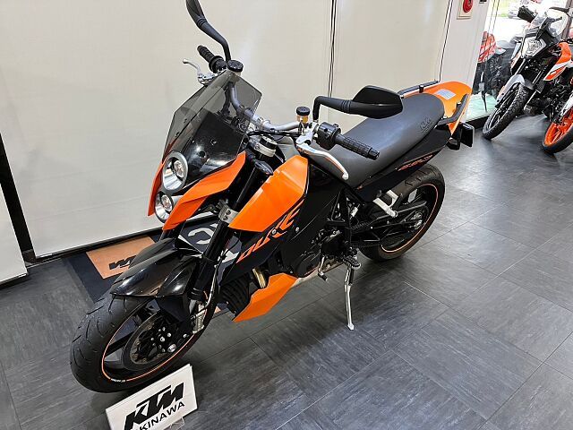 webike_moto's tweet photo. オーストリア製パワーウェイトレシオお化けバイクのご紹介です。
中の人的に、690DUKEといえばこちらのデザインの方が印象的な強いです。
▼▼物件はこちらから▼▼
https://t.co/0j4S5jWUvB
#690DUKE
#KTM https://t.co/v7HOLy8kFc