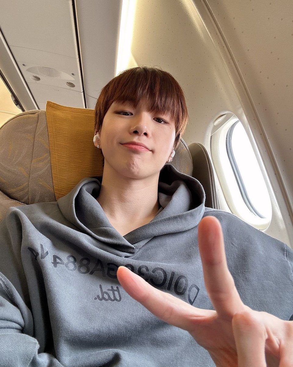 maybee1210's tweet photo. 2024.07.25
I'm still with @kd_officialx
💙 Congrats on ur solo debut 5th anniversary, I wish u all the success, happiness &amp; joy in life. Good things will come! 💙

🍀MC for Mnet Stage Fighter
🍀Signed with new agency ARA

#강다니엘 #KANGDANIEL  #KANGDANIEL_DEBUT_5TH_ANNIVERSARY https://t.co/J7aTu8veIf