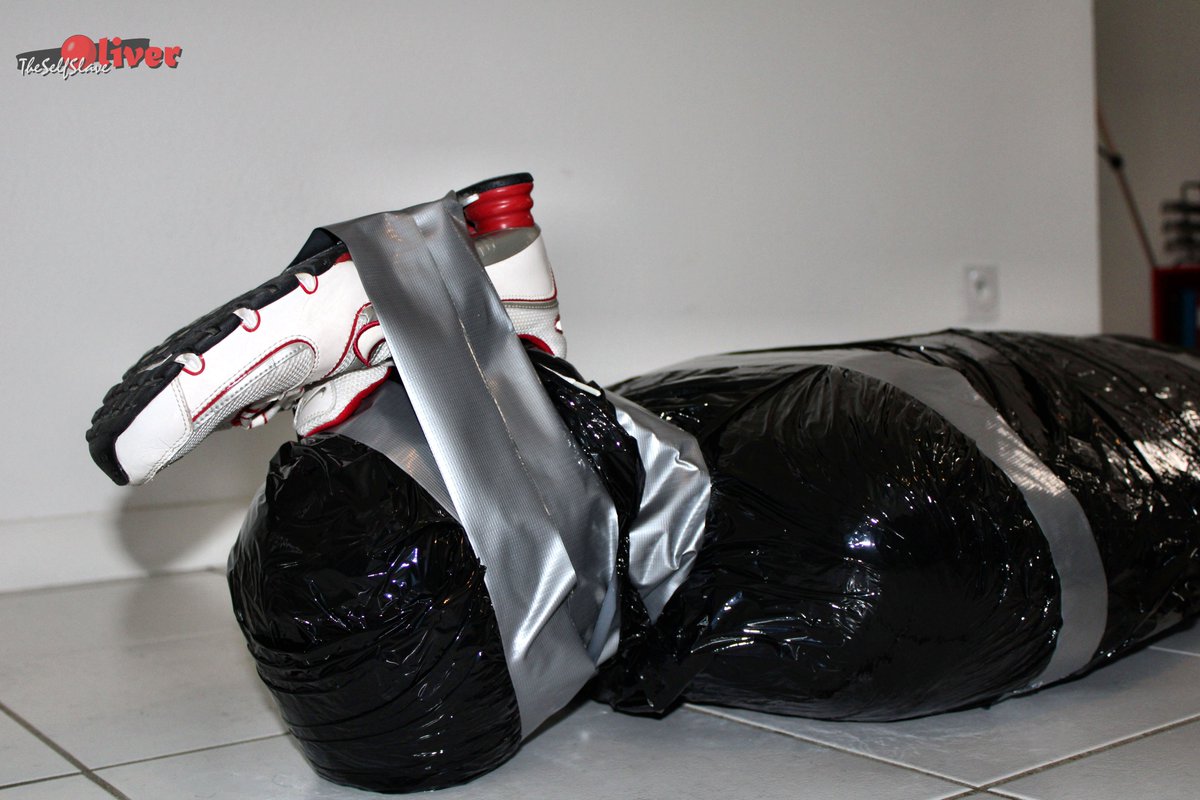 OliverSelfSlave's tweet photo. Ballgagged, plastic wrapped and tape.
No way out!

#gaykink #sneakersniffer #mummy #tiedupguy #maninbondage #bondageboy #malebondage #plasticwrap #mummification #bondageguy

Mummy Package (4 sessions + 1 bonus vid) = €8
DM for payment instructions and get Google drive links https://t.co/NlbHtYcLbx