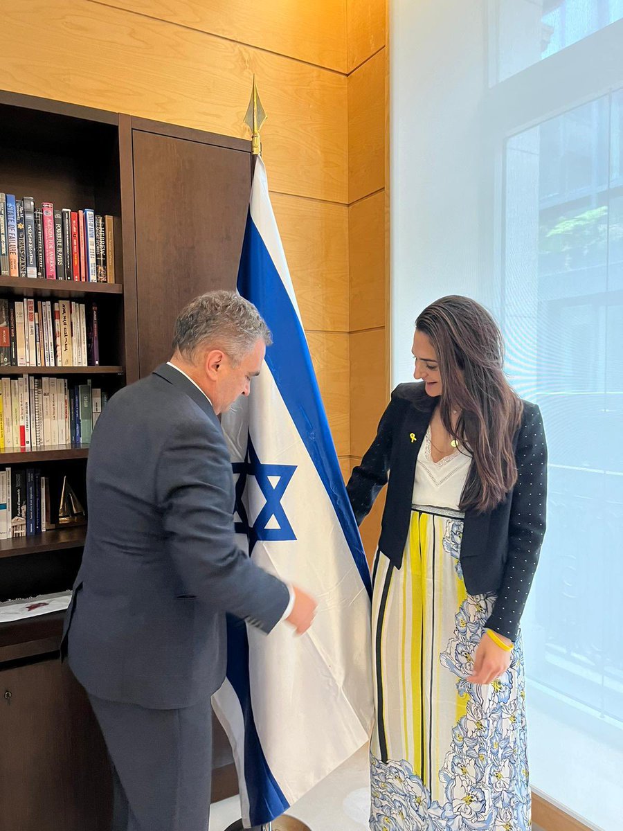 Il y a quelques jours, <a href="/AnneSoSebban/">Anne-Sophie Sebban-Bécache</a> rencontrait <a href="/yzarka/">Joshua L. Zarka</a> l’ambassadeur d’Israël en France <a href="/IsraelenFrance/">Ambassade d'Israël en France</a> L’occasion de faire un tour d’horizon de nos priorités communes dans ce contexte politique et international très incertain et très chargé, à commencer par la situation des