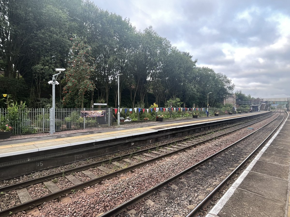 RobConductor's tweet photo. Made a stop at Hindley station this morning, must say the gardens are looking fabulous @SheilaD77516915  @northernassist https://t.co/BkkcZFA1zQ