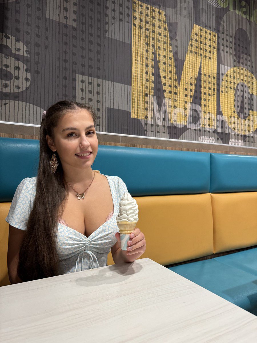 Starmarriage's tweet photo. Hello, I'm Elizabeth, from Ukraine, but now live in US, California, looking for man for serious relationship. I'm 21 y.o. I love sport and healthy life. 

Contact me by https://t.co/iyxE5c8Hnn
#DatingCoach #matchmaking #marriageagency #starmarriage https://t.co/d9VzuvhXR8