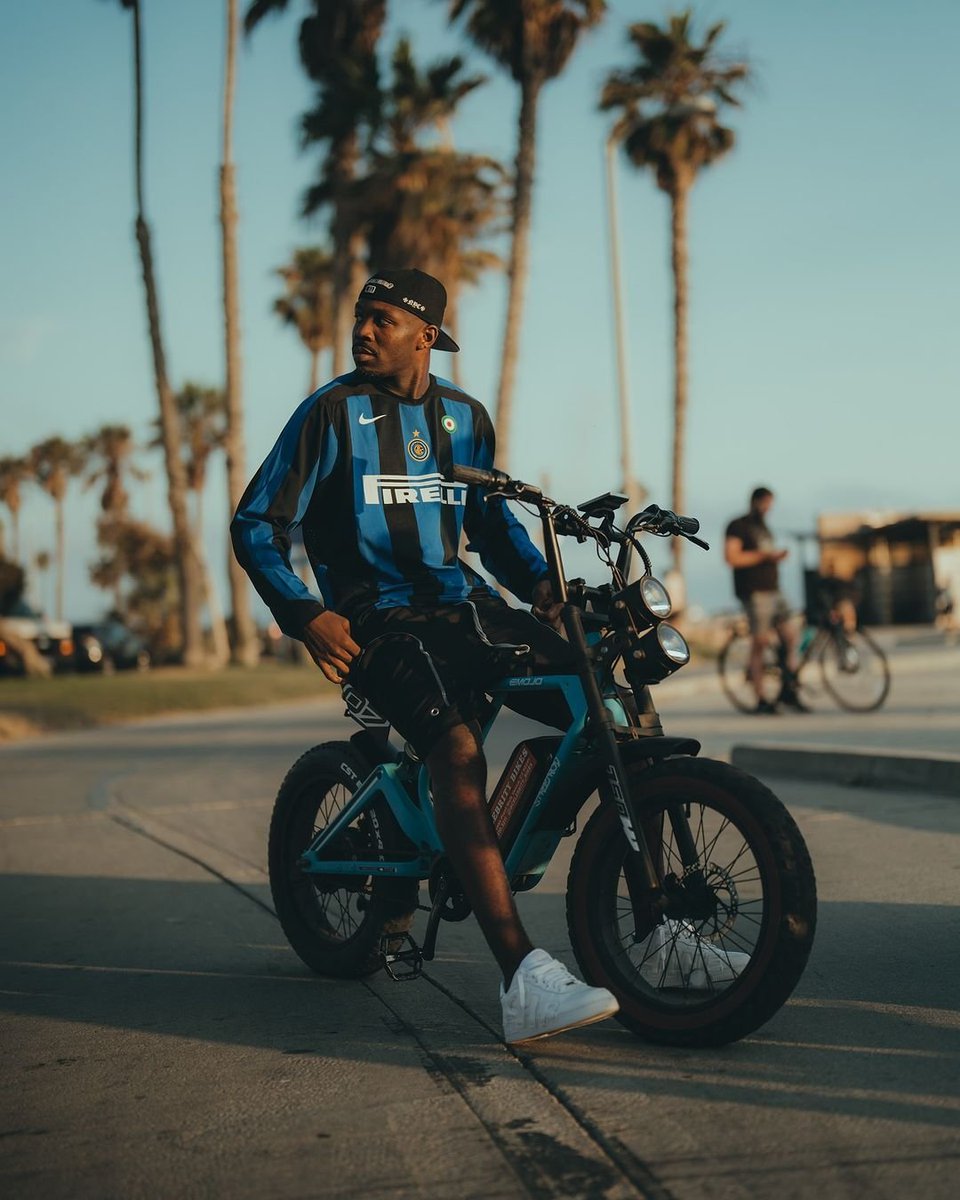 433's tweet photo. Marcus Thuram rocking a classic Inter kit 😮‍💨