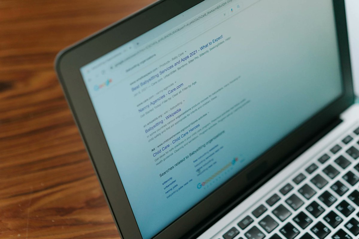 WordHeroes_UK's tweet image. Interesting tidbit: Google’s March 2024 Core Update shifts focus from backlinks to high-quality, original content. 🌐 Keep your SEO strategies updated to stay competitive! 

#SEO2024 #GoogleCoreUpdate #SearchAlgorithm #ContentQuality #DigitalMarketing