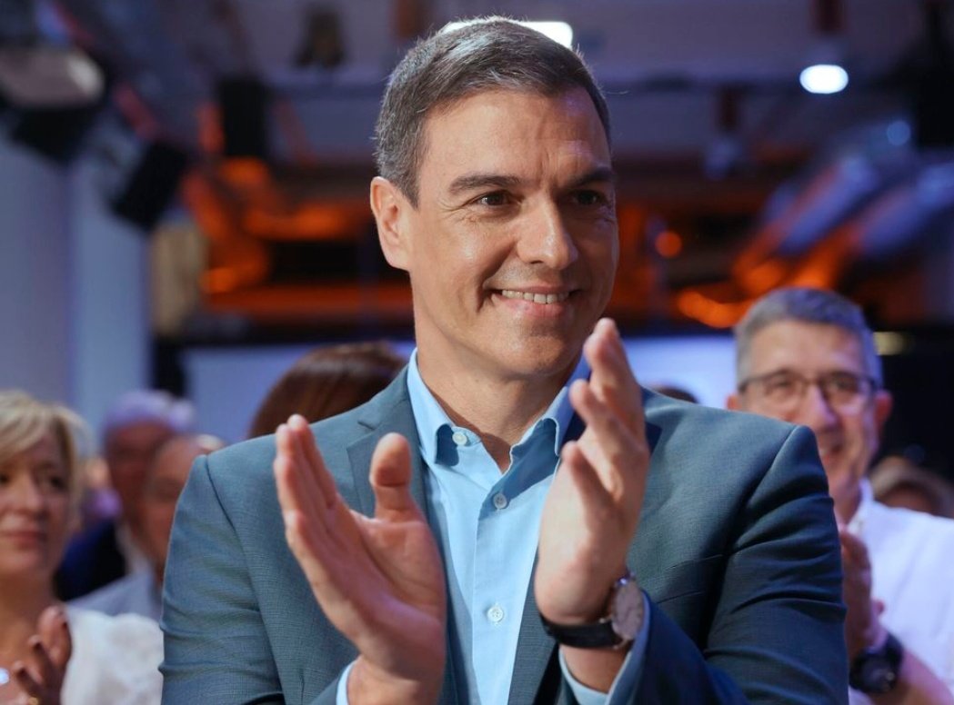 diosmay1's tweet photo. En pandemia éste gobierno llegó a garantizar la existencia d más d 3,5 millones d puestos d trabajo gracias a los #ERTES
Al lado d los trabajadores y del tejido productivo en el momento más crítico que hemos vivido en estos últimos 40 años
Otros se pusieron del lado de la banca . https://t.co/5ljuBzSzsx