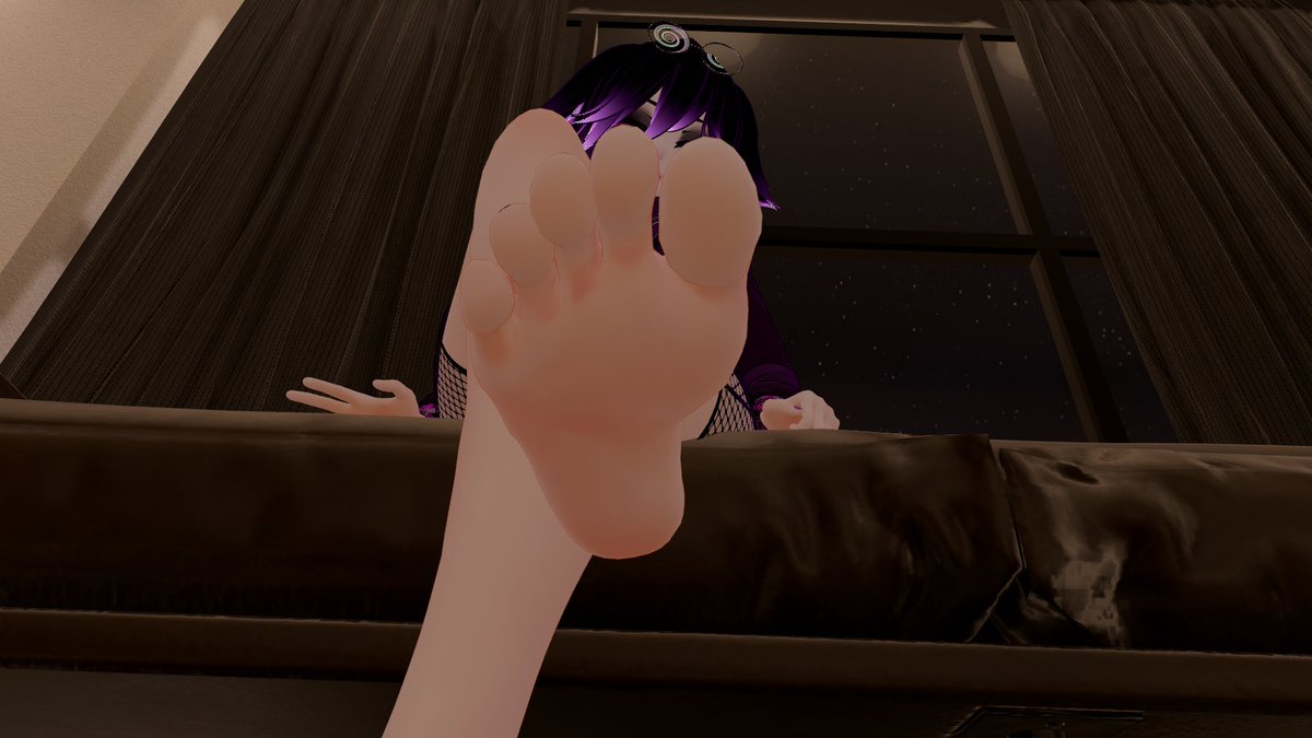 SaltieVrc's tweet photo. Oh, I didn't see you down there. 
Are you enjoying the view? 

#feet #vrc #size #sizevrchat #footfetısh https://t.co/2TCFEhtlTI