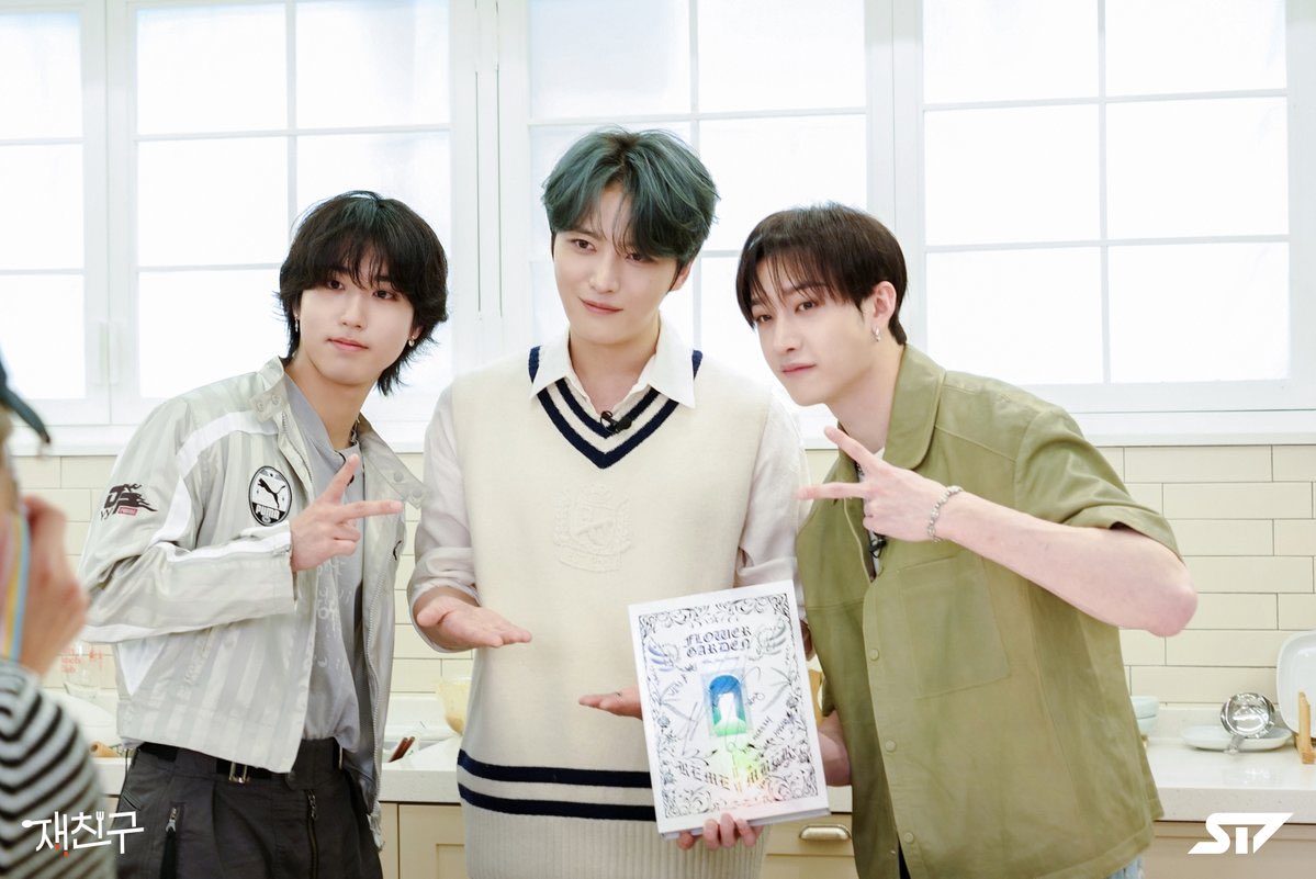 🧭スキズ 出演 情報🧭

バンチャンとハンがジェジュンのコンテンツに出演✨️

ジェチング
🗓7月25日(木)18:00
👤バンチャン/ハン
📺ジェチング
🔗youtube.com/@stseven_offic…

#StrayKids #스트레이키즈
#ATE
#ChkChkBoom
#StrayKidsComeback
#YouMakeStrayKidsStay