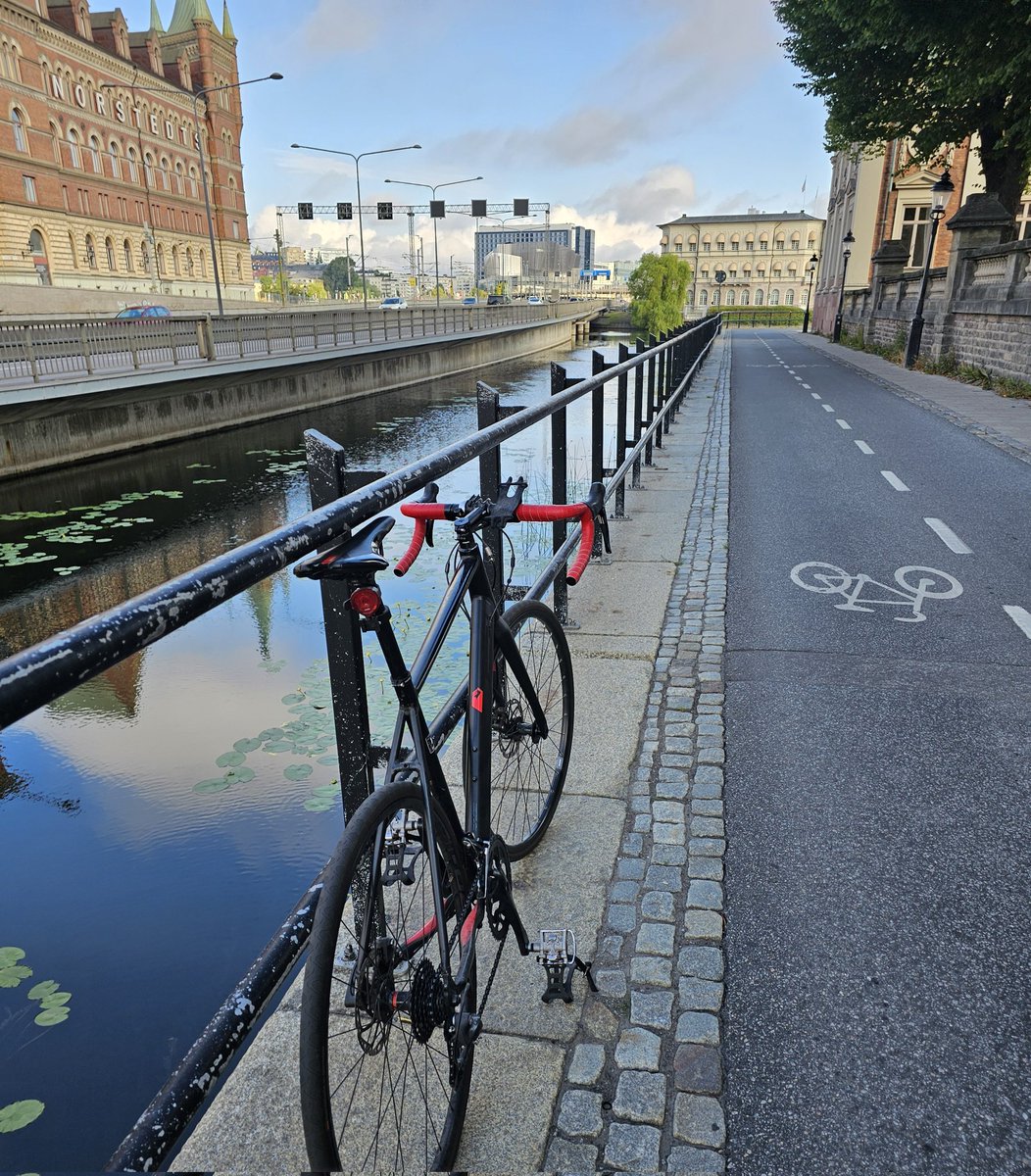 BigDogDJJENS's tweet image. Problem med virussjukdom &amp;amp;
konstig trötthet hela f*****
2O24...men i morse hårt cykelpass
i alla fall 5 mil... 🚴🏻‍♀️
#BikeFlow #DJJens #VeganPower
Försök 4 träna 31 dagar i rad... 
#Day1 25:e Juli 2O14 O7:OO-O8:50
Runt stan #Stockholm + ut till
#Danderyd...
(© 2024 DJ Jens Photo)