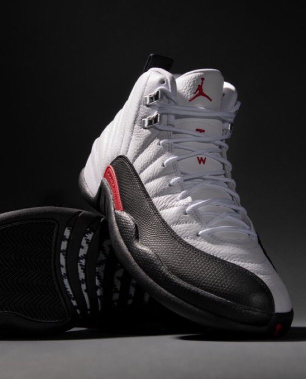 SNKR_TWITR tweet media