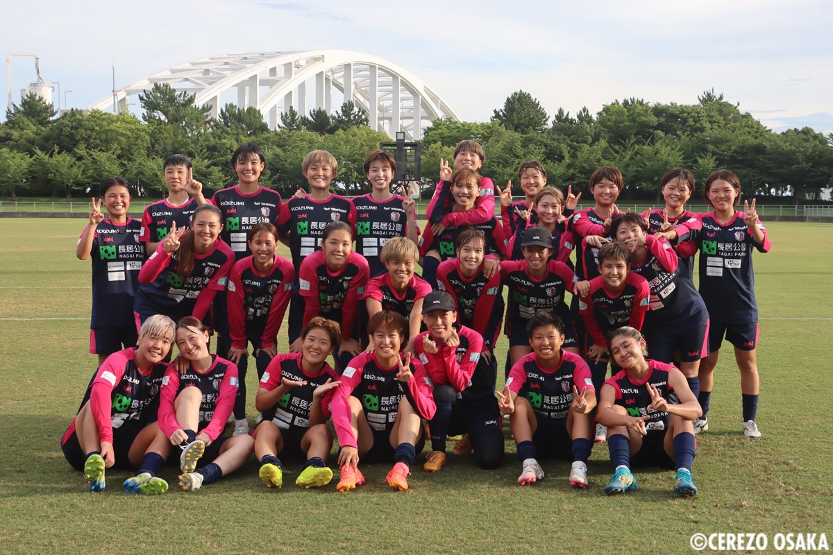 cerezo_ladies's tweet photo. 本日まで数日間、 #宝田沙織 選手がトレーニングに参加していました⚽
宝田選手は現在オフシーズン！来シーズンに向けて、 #セレッソ大阪ヤンマーレディース の選手たちと共に練習に励んでいました🌸

さおり、ありがとう🩷また来てくださいね😊

#セレッソ大阪 https://t.co/9swt9H37HU