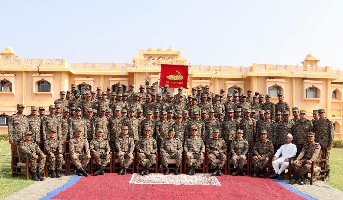 KonarkCorps's tweet photo. Lt Gen Sumer Ivan D'Cunha, Director General, Army Air Defence visited #BlazingSkiesBrigade at #Jodhpur & was briefed on the Air Defence aspects in support of operations of #DesertCorps. He interacted with all ranks of the brigade & exhorted them to be combat ready.
@IaSouthern https://t.co/HeIIWChgmT
